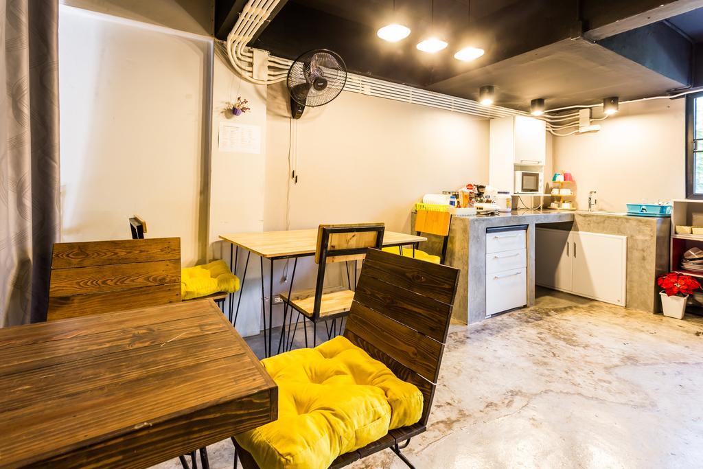 Jeune Hostel Chiang Mai - Chang Phuak Exterior photo